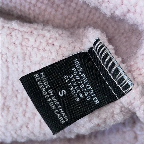 Pink Fleece Sweater 🐑🩷 - Picture 10 of 12
